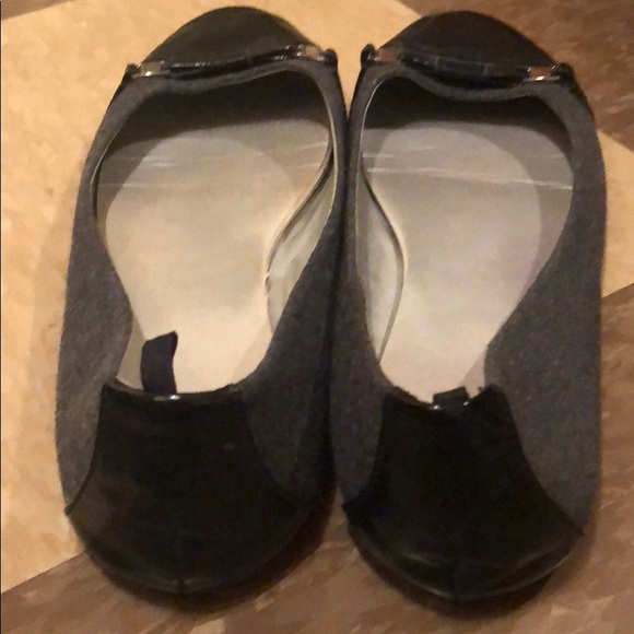 Grey and black Gap flats - Picture 3 of 3